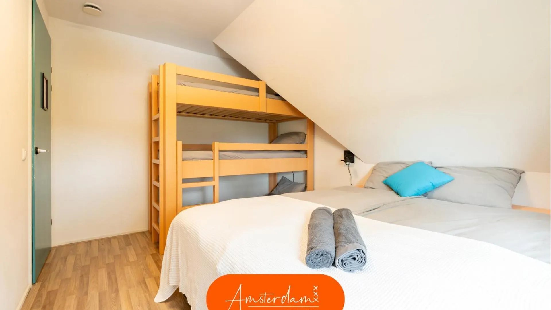 Amsterdam Group Stay - 26 Beds - Jacuzzi & Sauna Zwanenburg