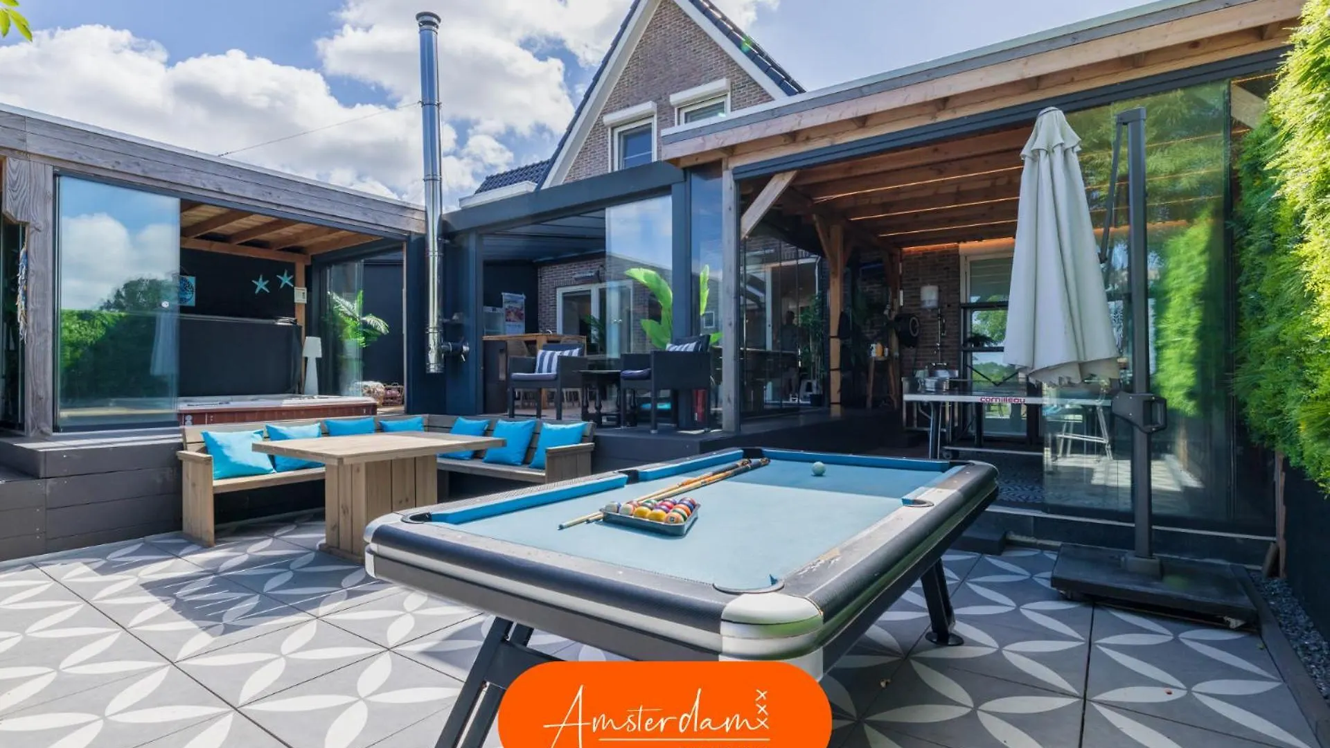 Amsterdam Group Stay - 26 Beds - Jacuzzi & Sauna Zwanenburg Villa