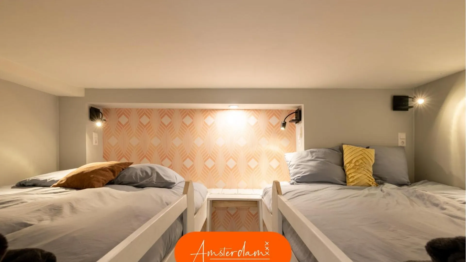 Villa Amsterdam Group Stay - 26 Beds - Jacuzzi & Sauna Zwanenburg